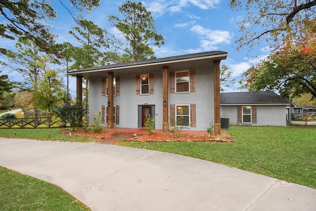 view of front of house featuring a front yard