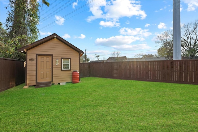 view of yard featuring a storage unit