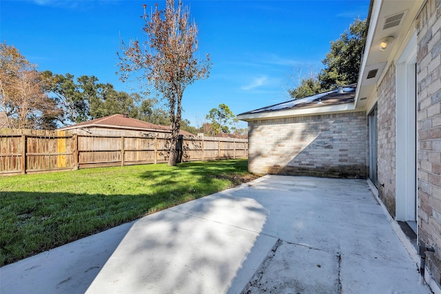 view of yard with a patio area