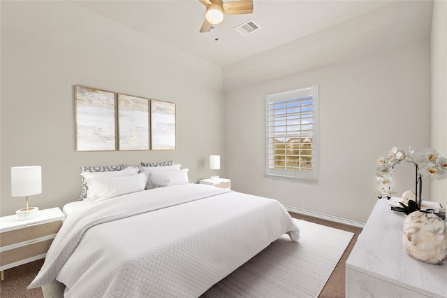 bedroom with ceiling fan