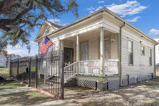 view of front of home with covered porch