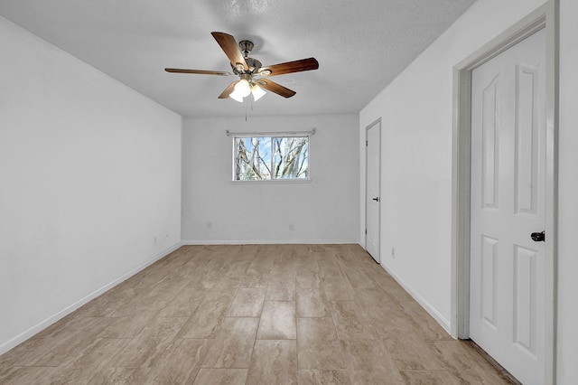 empty room with ceiling fan