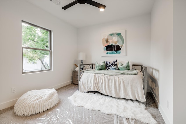 bedroom with ceiling fan