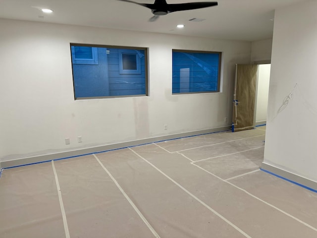 empty room featuring ceiling fan