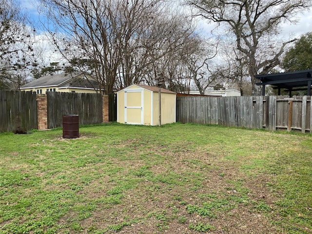 view of yard with a shed