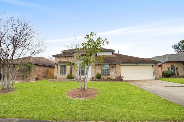 view of front facade featuring a garage and a front yard