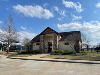 view of front facade