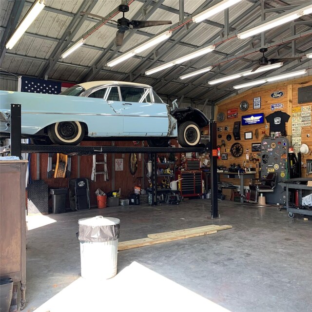 586 Beverly Blvd, Onalaska, TX 77360 - garage with a workshop area