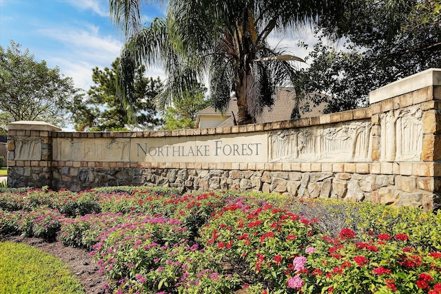 view of community / neighborhood sign