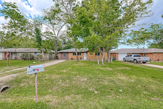 single story home featuring a front yard