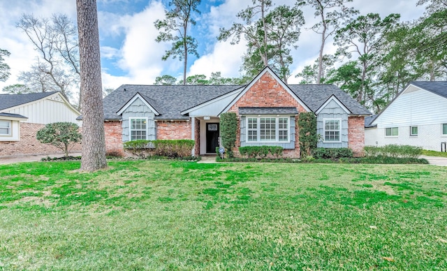 view of front of home with a front yard