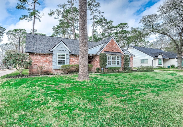 view of front of house with a front yard