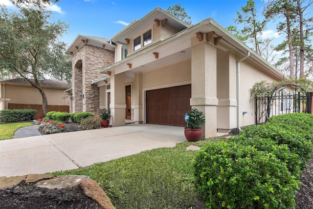 view of front facade featuring a garage