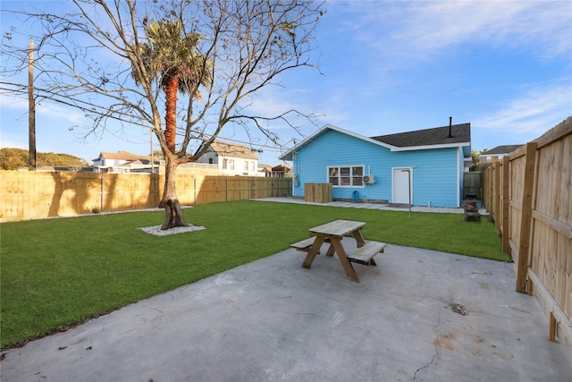 view of yard with a patio area