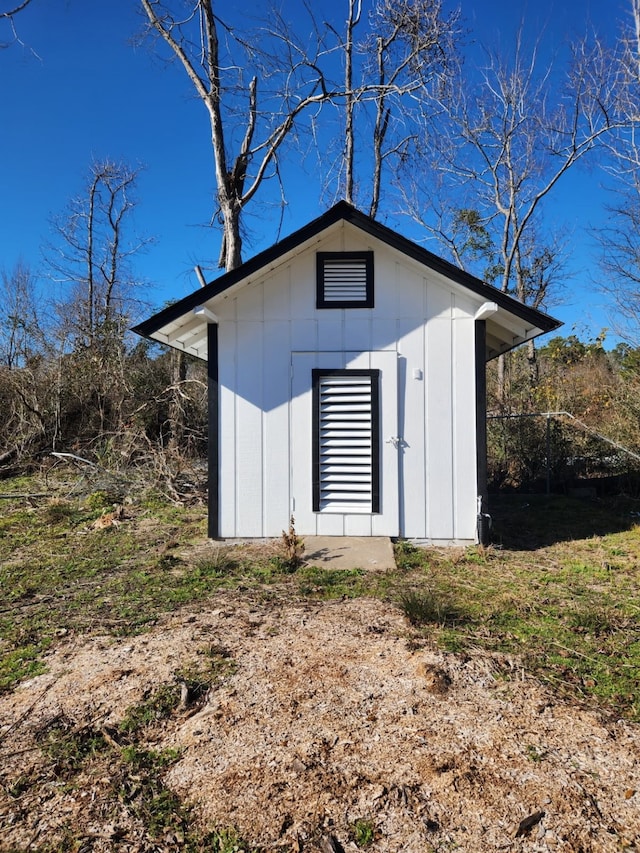 view of outdoor structure