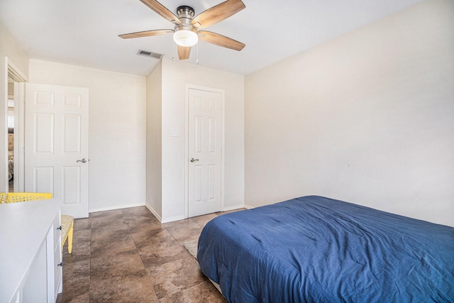 bedroom with ceiling fan