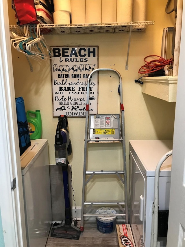 laundry room featuring independent washer and dryer