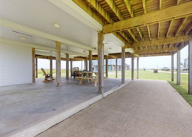 view of property's community featuring a patio area