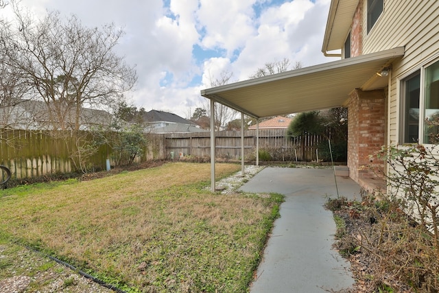 view of yard featuring a patio