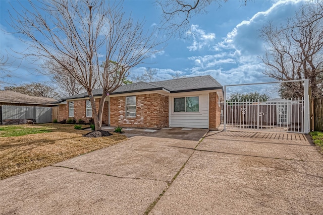 view of front of house with a front lawn