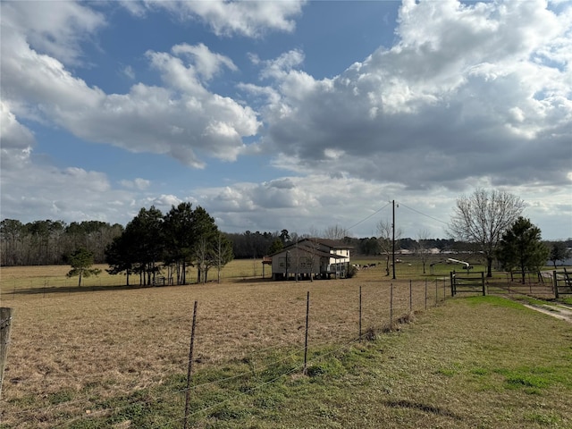 view of yard featuring a rural view