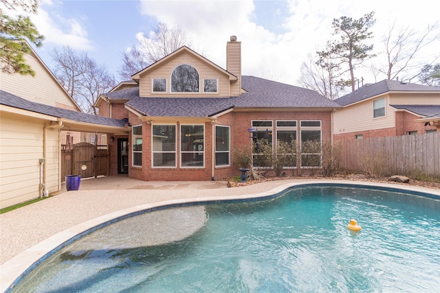 view of swimming pool