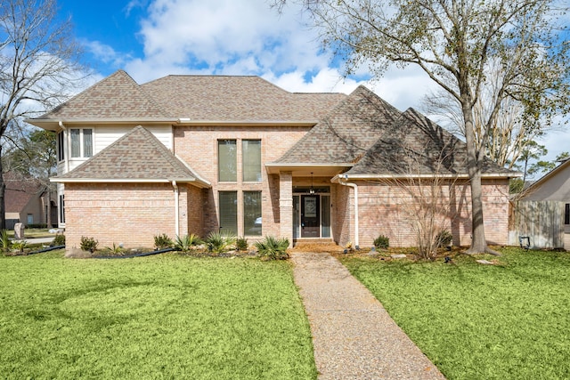 view of front of property with a front yard