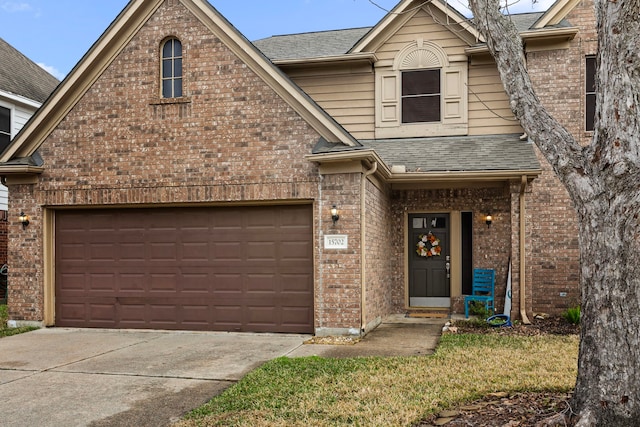 view of front property featuring a garage