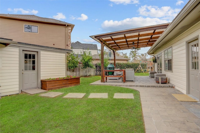 view of yard with a patio and a pergola