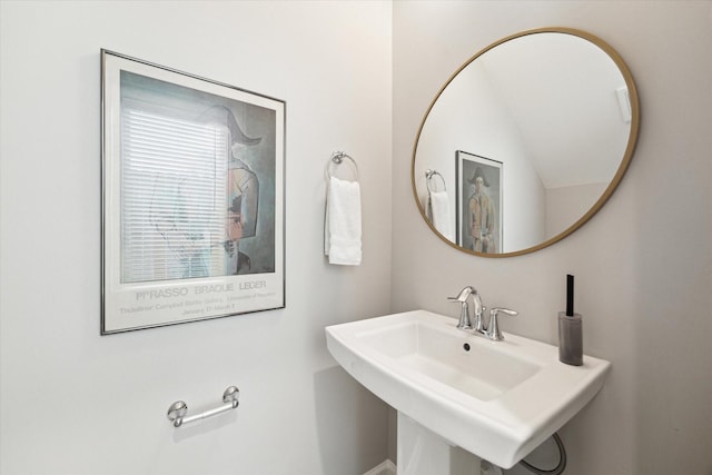 6024 T C Jester Blvd, Houston, TX 77091 - bathroom featuring a sink