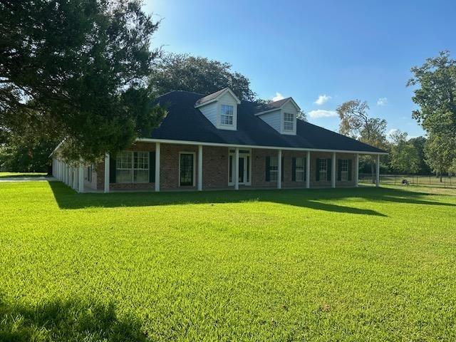 view of front of house with a front yard