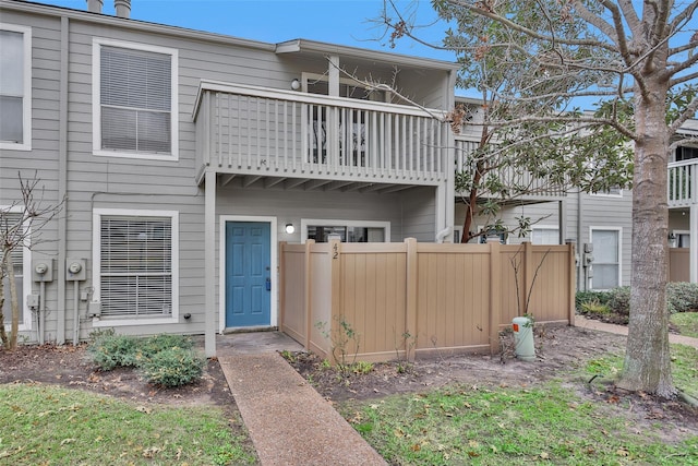 exterior space featuring a balcony