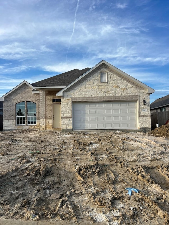 view of front facade featuring a garage