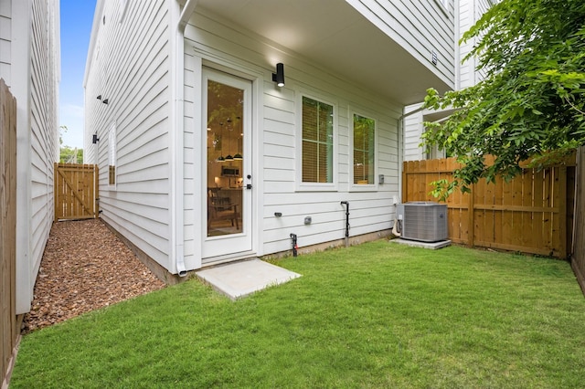 324 Neyland St, Houston, TX 77022 - rear view of house featuring central AC