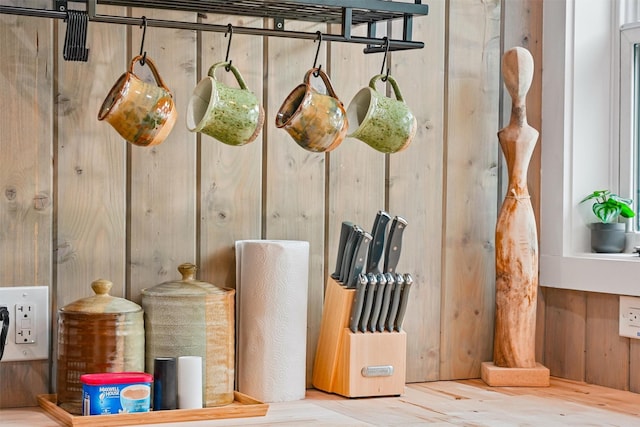 interior details with wooden walls