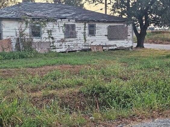 view of side of property