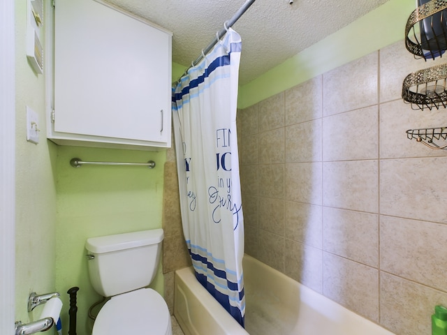 bathroom featuring a textured ceiling, shower / bath combo, and toilet