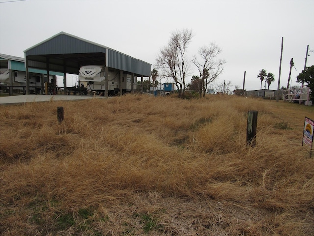 Listing photo 3 for 415 County Road 202, Sargent TX 77414