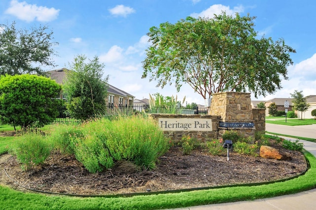 community sign featuring a residential view