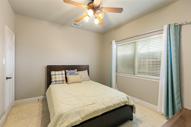 bedroom with ceiling fan