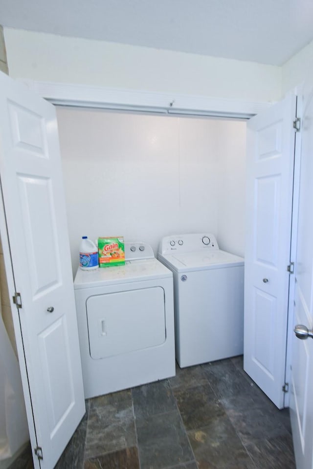 laundry room featuring independent washer and dryer