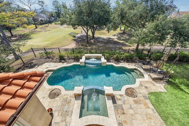 view of swimming pool featuring an in ground hot tub, a yard, and a patio