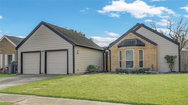 view of front of property with a front yard