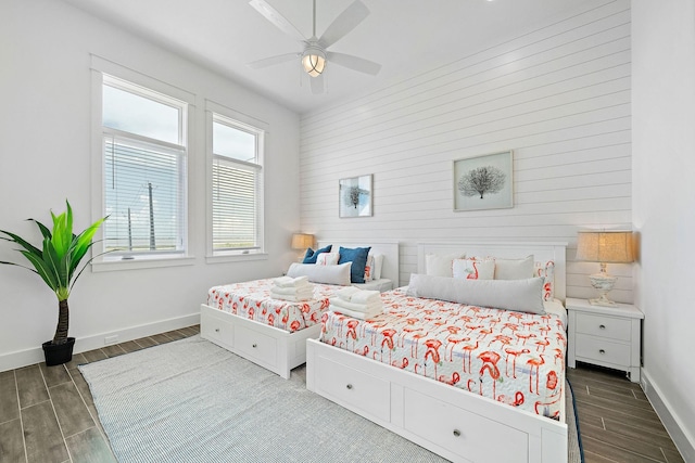 bedroom featuring ceiling fan