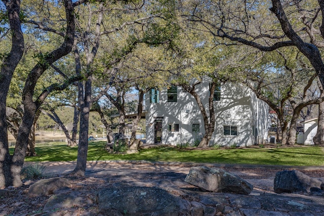 view of front of house with a front yard