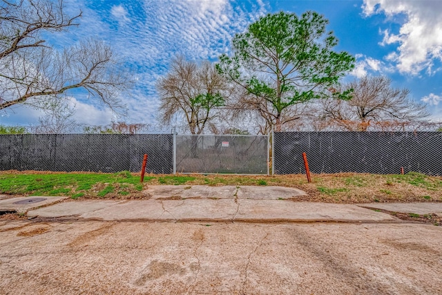 Listing photo 3 for 10403 Forum Park Dr, Houston TX 77036