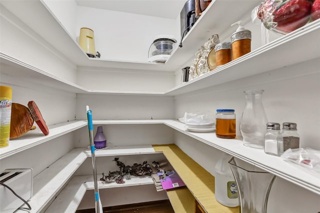 735 Angelina Dr, Conroe, TX 77302 - view of pantry