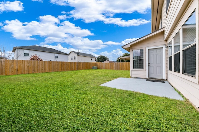 view of yard with a patio area