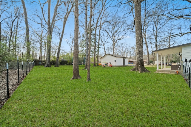 view of yard featuring a patio