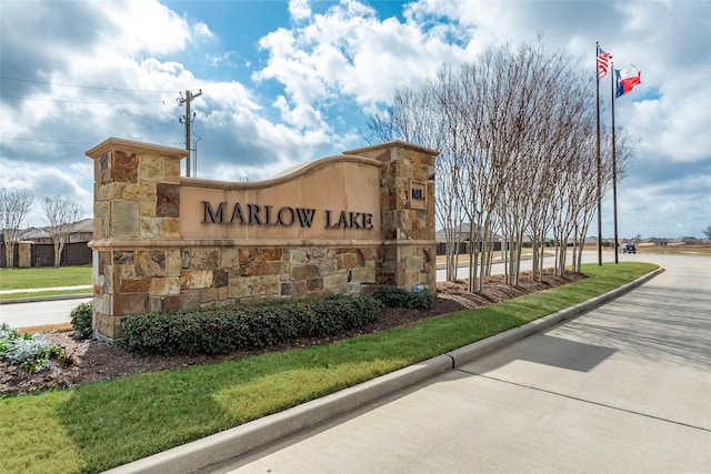 view of community / neighborhood sign